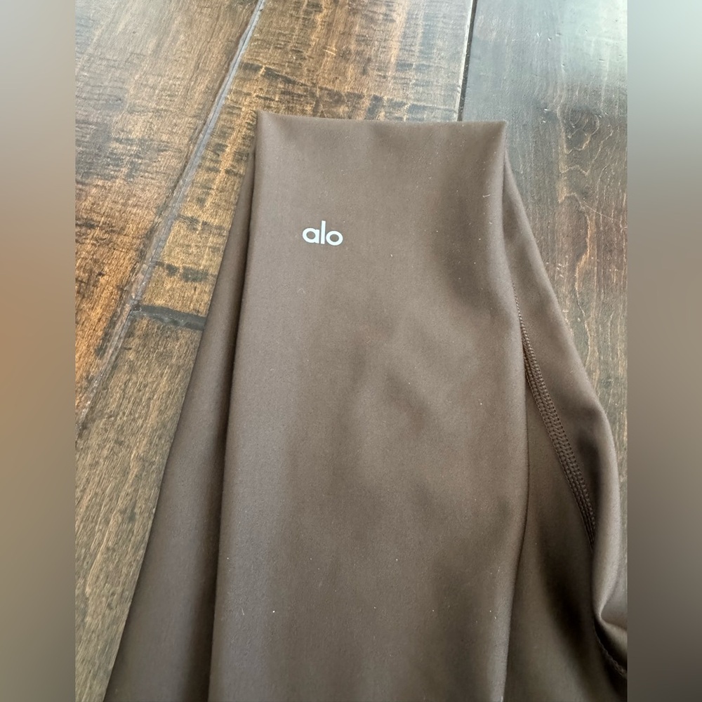 ALO Yoga Brown Pants - Picture 3 of 4